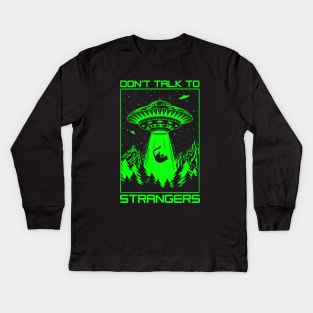 Dont Talk To Strangers Kids Long Sleeve T-Shirt